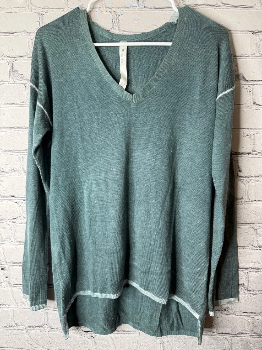 Lululemon cashlu v neck sweater size 6